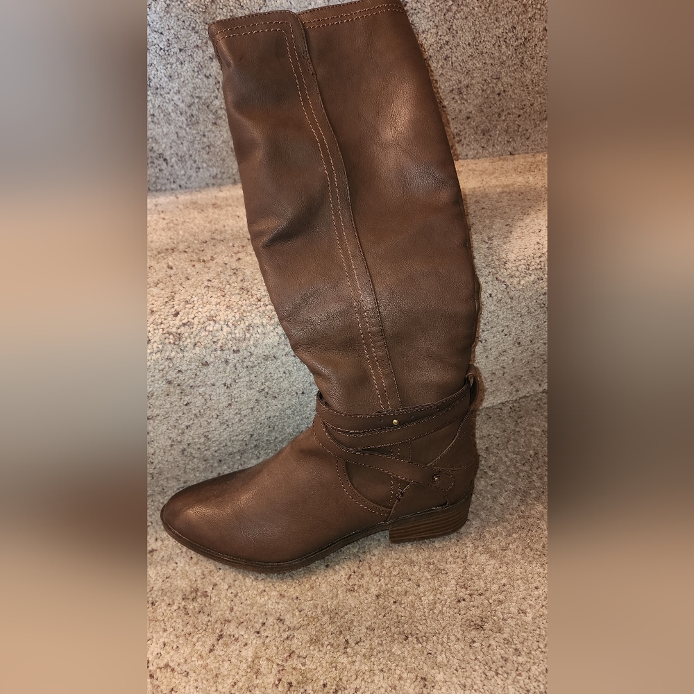 COPY - Boots - Picture 2 of 7